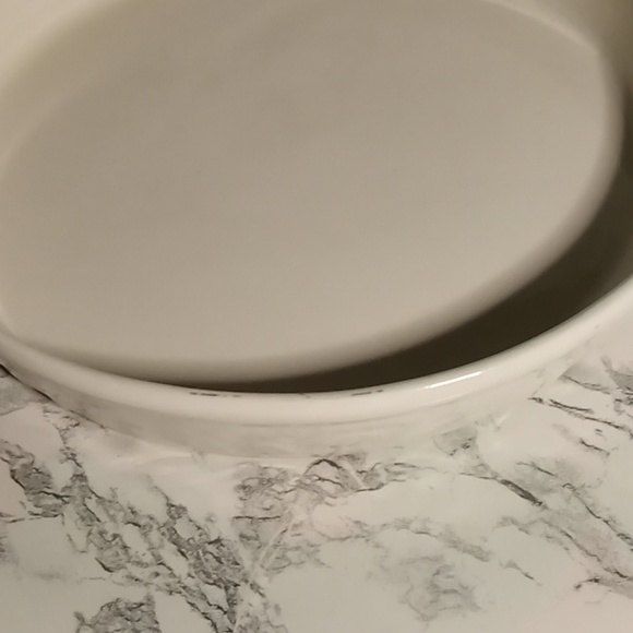 Vintage Gibson Housewares Embossed Fruit 10" Round Baking Dish - Picture 6 of 8